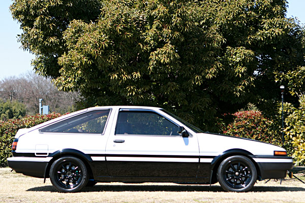 �u�n�`�}���q�[���[�v�̎�ނ��󂯂�AE86�g���m1600GT-APEX�C�j�V����D�d�l�ԁi��C���j