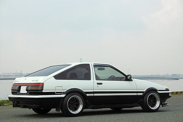 �}���o�Łu���B���e�[�W�E�X�^�C���v�n�����������W��ގB�e���i